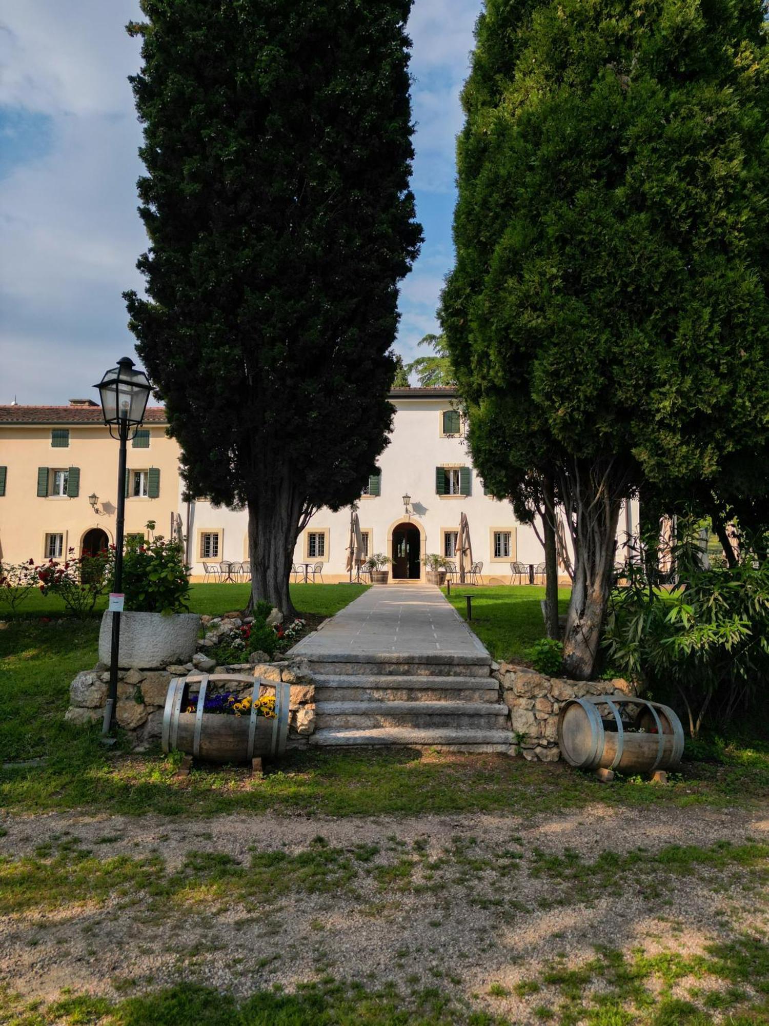 Massimago Wine Relais Villa Mezzane di Sotto ภายนอก รูปภาพ