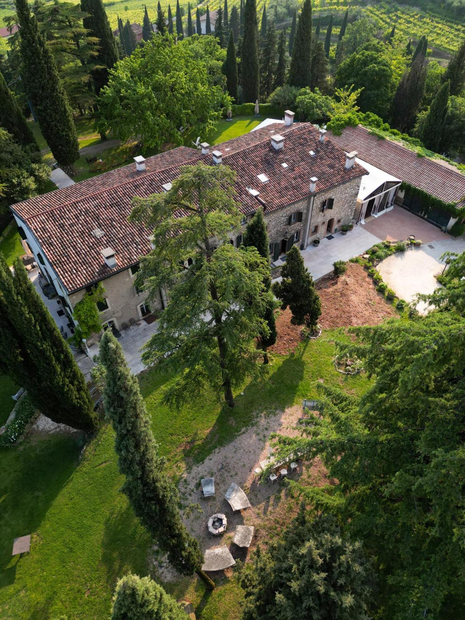 Massimago Wine Relais Villa Mezzane di Sotto ภายนอก รูปภาพ